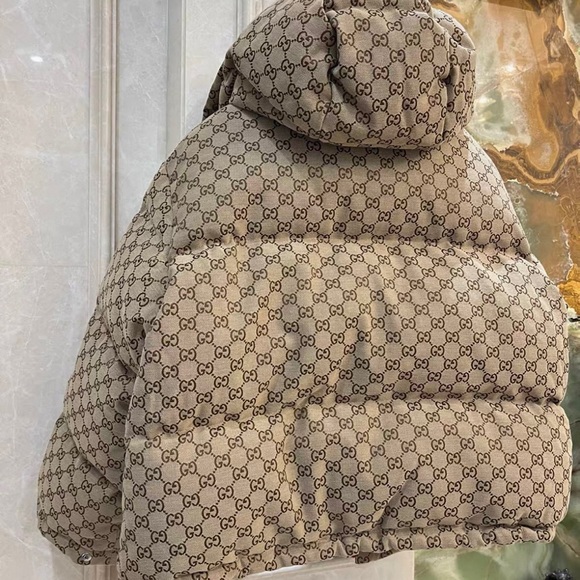 Gucci Beige and Red Puffer Jacket - Picture 4 of 4